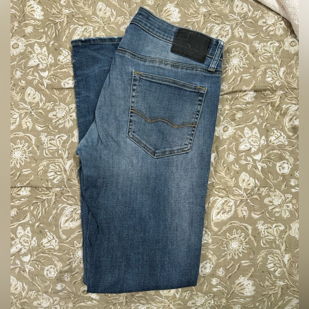 american eagle medium washed jean
